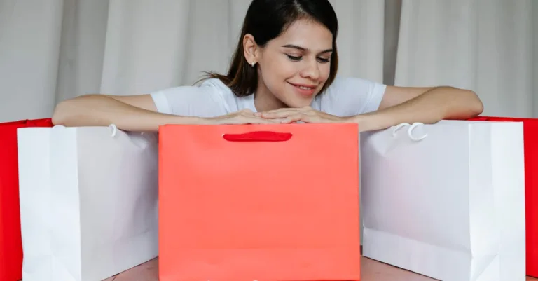 découvrez les critères essentiels pour choisir le sac idéal : taille, matériau, style et fonctionnalité pour répondre à tous vos besoins.