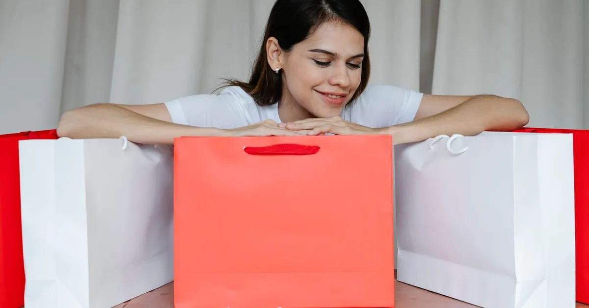 découvrez les critères essentiels pour choisir le sac idéal : taille, matériau, style et fonctionnalité pour répondre à tous vos besoins.