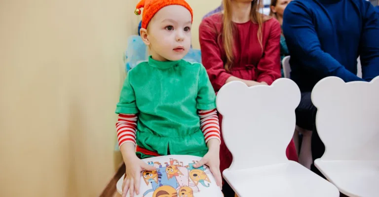 découvrez des farces du lutin de noël adaptées aux plus grands : des idées originales, amusantes et surprenantes pour faire durer la magie des fêtes.